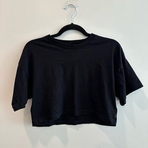Aritzia TNA short sleeve crop shirt size S